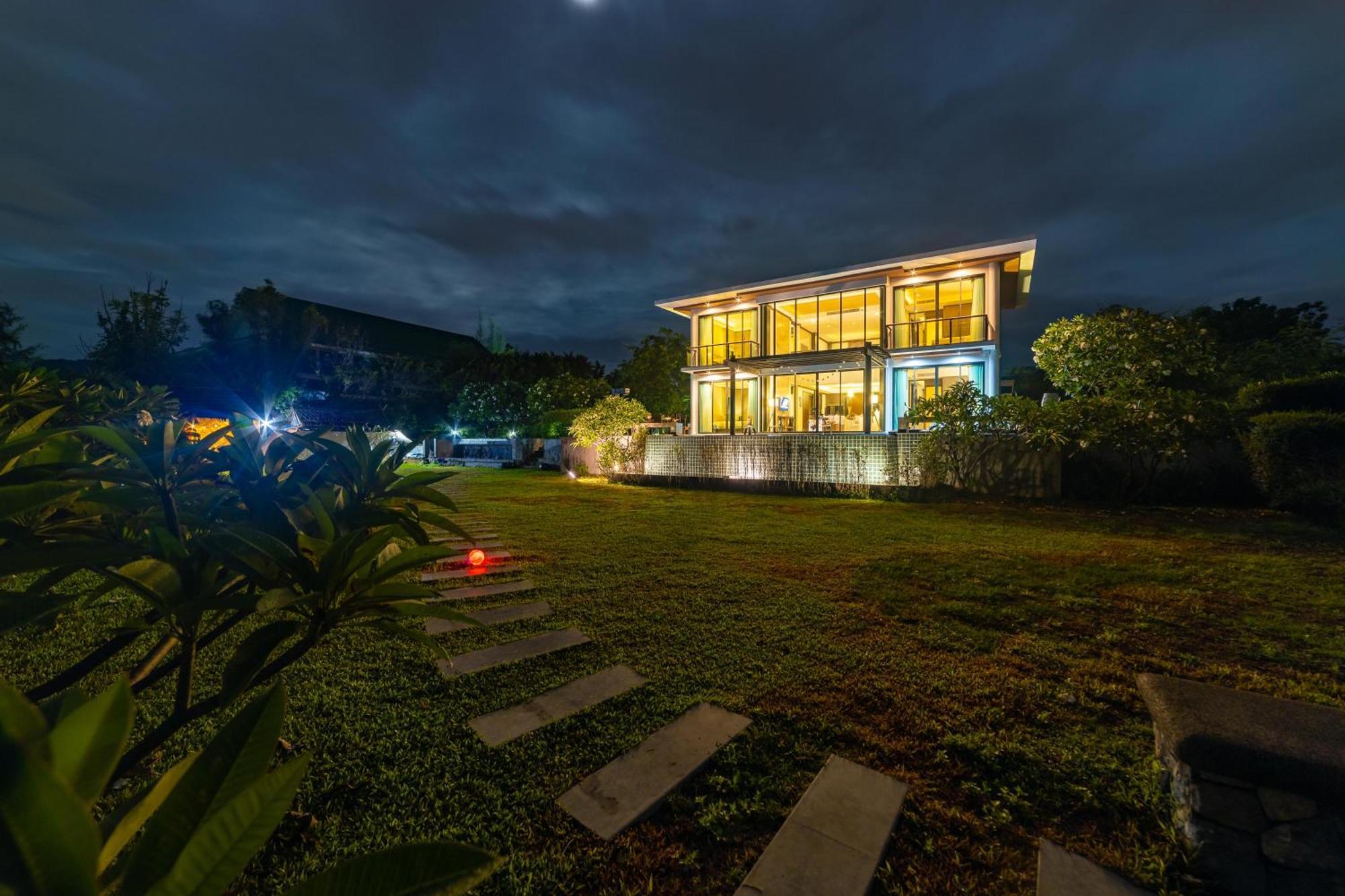 Beachfront Modern 4 Bedroom Pool Villa - Rv HHQ Exterior foto